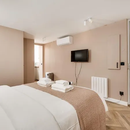 Cozy In The Heart Of Historic Le Marais Parigi