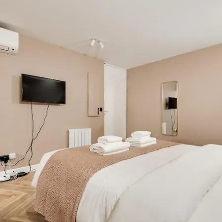 Appartamento Cozy In The Heart Of Historic Le Marais Parigi